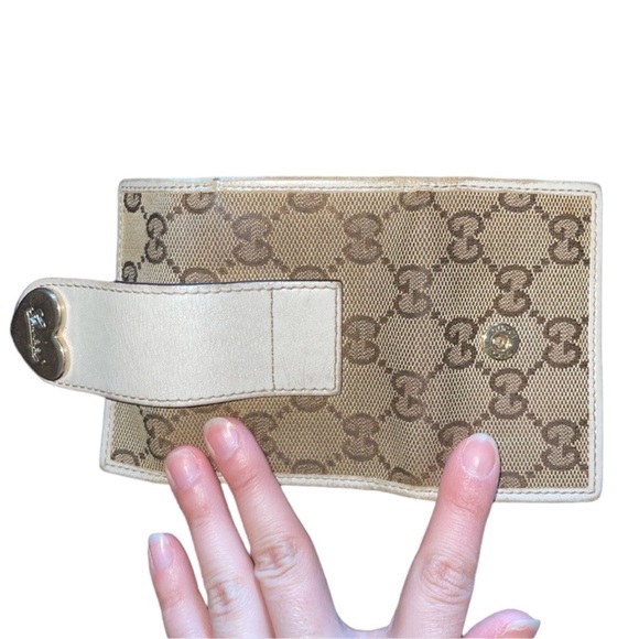 Authentic Gucci Heart GG Canvas Brown Key Case - Picture 6 of 9